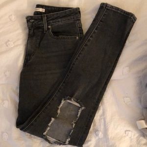 LEVI’s Black High Waisted Mom Jeans